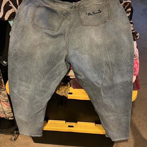 Plus Size Disney Mickey & Minnie Mouse Jeans. 👖Size 20. Very Cute for the Curvy - Picture 2 of 9